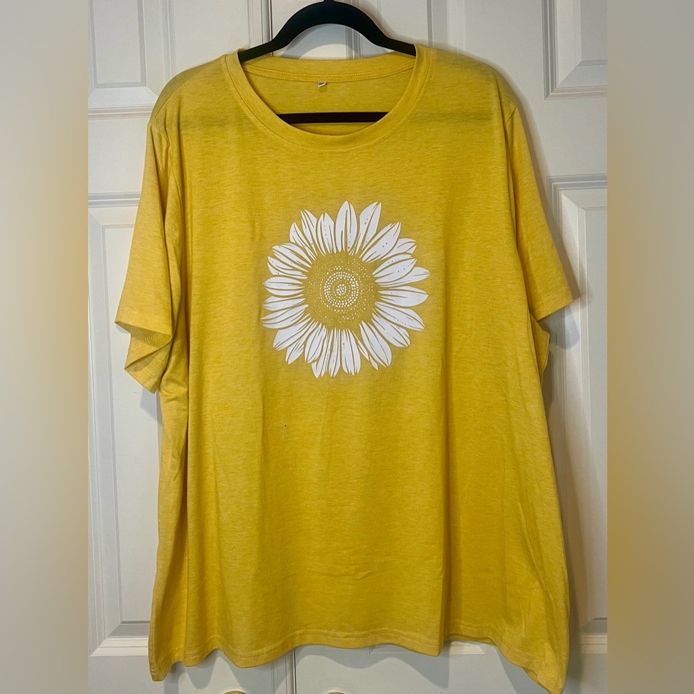 Women's Plus Size Daisy Graphic T-Shirt 3x